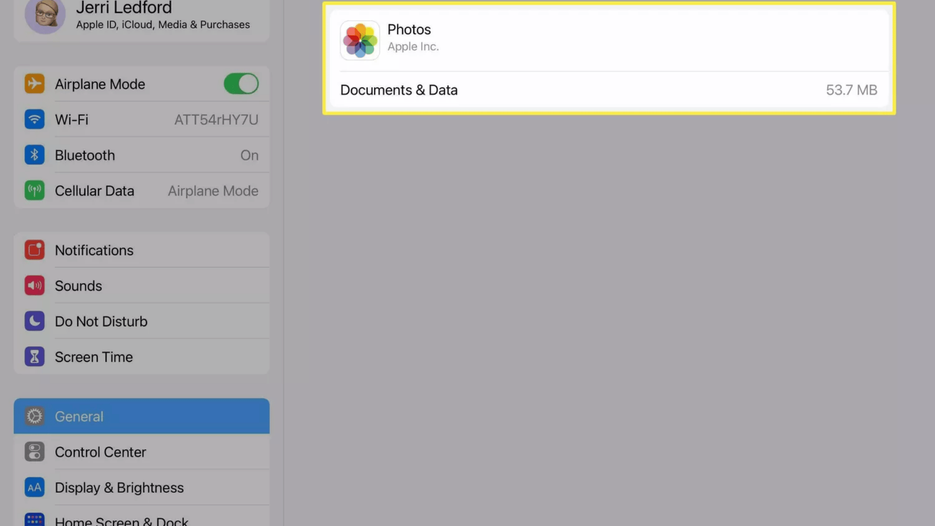 iPad Settings app open on Photos page showing the app using 53.7 MB of Documents & Data storage, highlighted in a yellow box.
